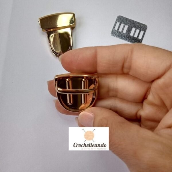 BROCHE DORADO PARA CIERRE, CHAPA. HERRAJES PARA BOLSOS