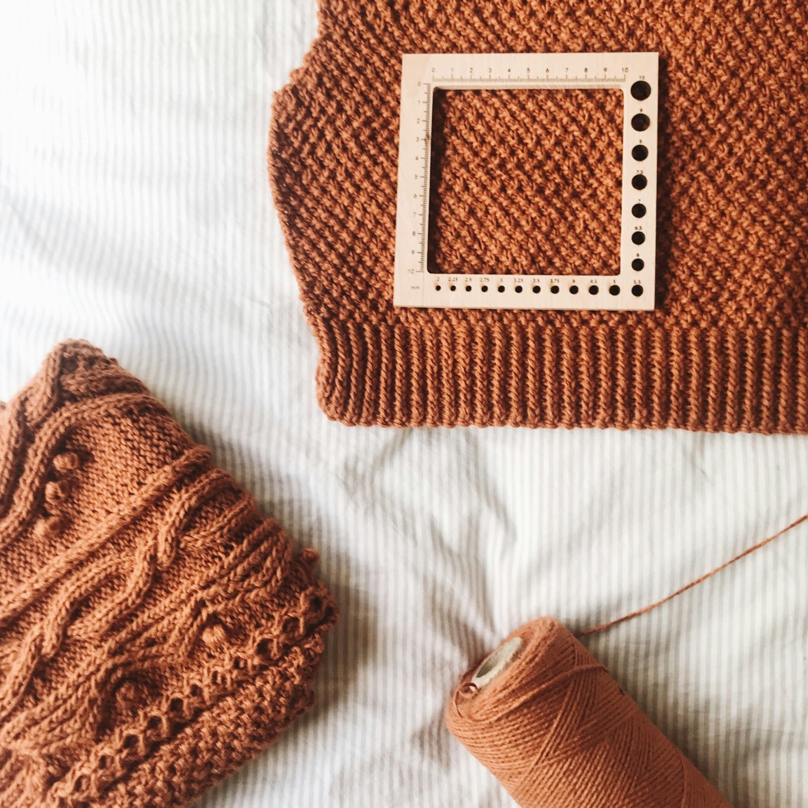 KIT DE TEJIDO: TU PRIMER CUELLO/BUFANDA FELICITY