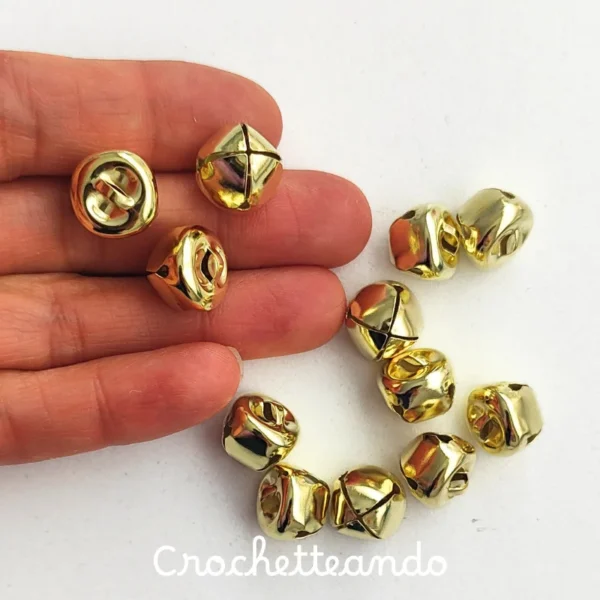 Cascabel13mmDetalle Cascabeles Dorado Mediano 13mm, Paq x 10 Und